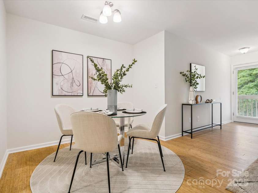 1051 Churchill Downs Court, Charlotte, NC 28211.  MLS# CAR4287823, YatesRealty ID 31361. 