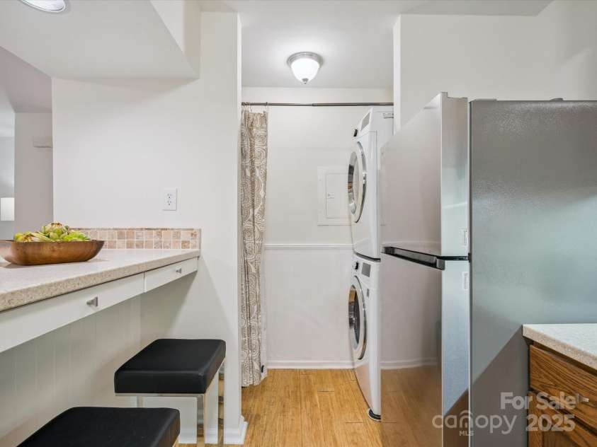 1051 Churchill Downs Court, Charlotte, NC 28211.  MLS# CAR4287823, YatesRealty ID 31361. 