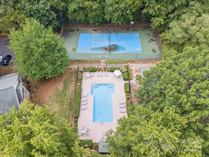 1051 Churchill Downs Court, Charlotte, NC 28211.  MLS# CAR4287823, YatesRealty ID 31361. 