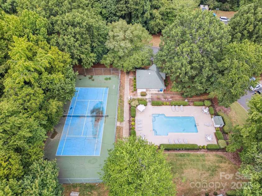 1051 Churchill Downs Court, Charlotte, NC 28211.  MLS# CAR4287823, YatesRealty ID 31361. 