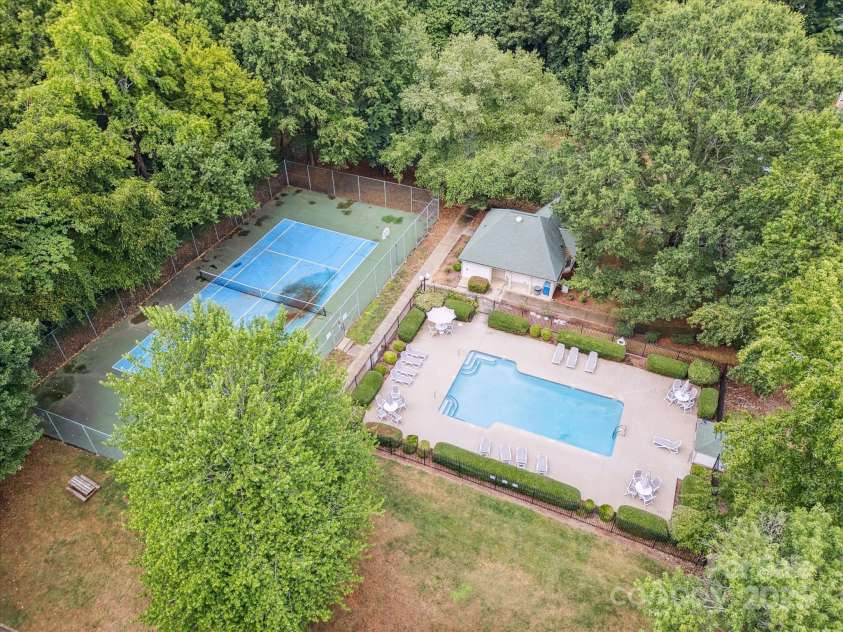 1051 Churchill Downs Court, Charlotte, NC 28211.  MLS# CAR4287823, YatesRealty ID 31361. 