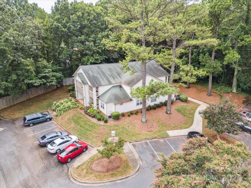 1051 Churchill Downs Court, Charlotte, NC 28211.  MLS# CAR4287823, YatesRealty ID 31361. 
