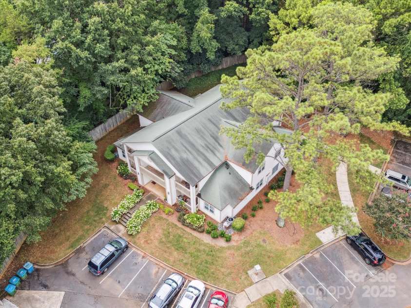 1051 Churchill Downs Court, Charlotte, NC 28211.  MLS# CAR4287823, YatesRealty ID 31361. 
