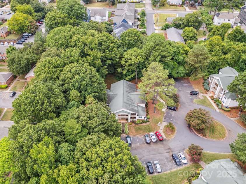 1051 Churchill Downs Court, Charlotte, NC 28211.  MLS# CAR4287823, YatesRealty ID 31361. 