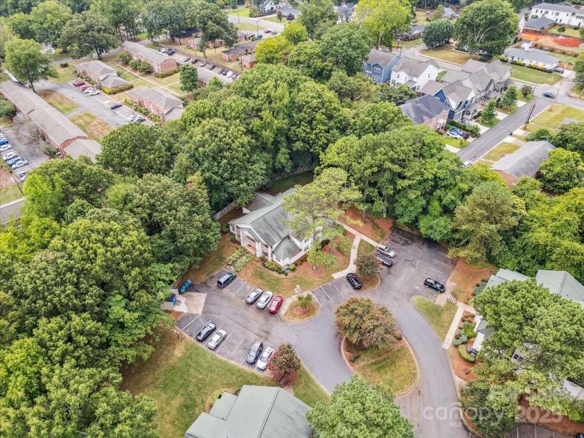 1051 Churchill Downs Court, Charlotte, NC 28211.  MLS# CAR4287823, YatesRealty ID 31361. 