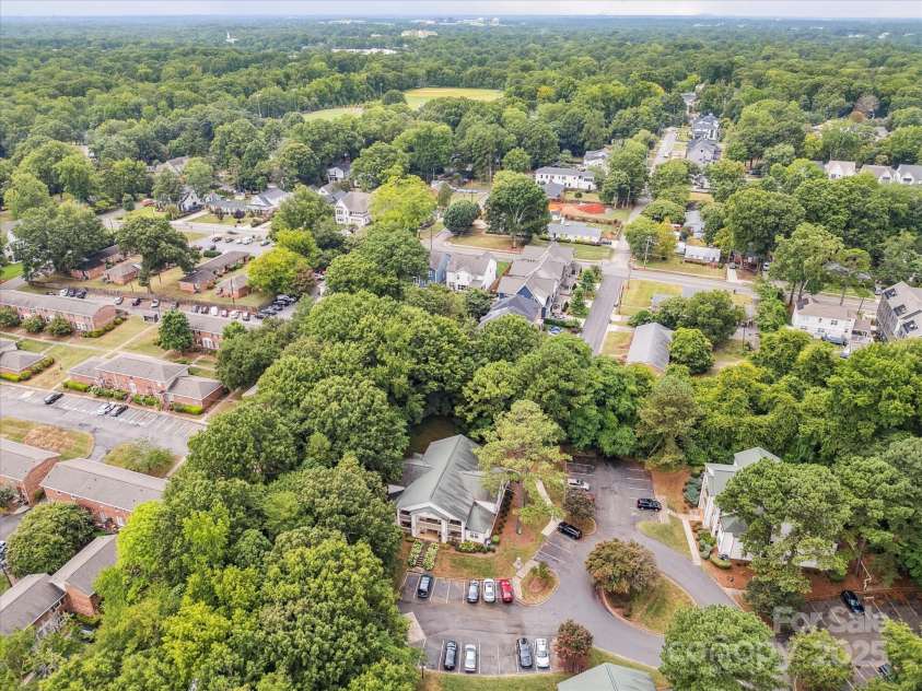 1051 Churchill Downs Court, Charlotte, NC 28211.  MLS# CAR4287823, YatesRealty ID 31361. 