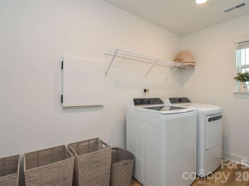 128 Ballantree Road, Mooresville, NC 28115.  MLS# CAR4383395, YatesRealty ID 31361. 