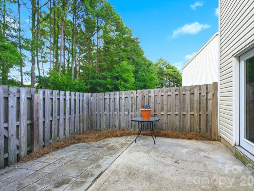 242 Water Oak Drive, Pineville, NC 28134.  MLS# CAR4394737, YatesRealty ID 31362. 