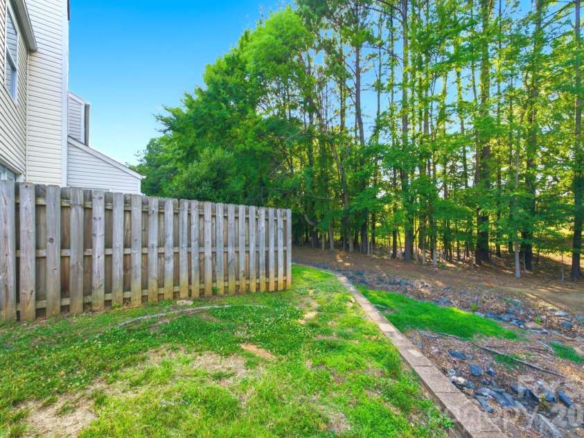 242 Water Oak Drive, Pineville, NC 28134.  MLS# CAR4394737, YatesRealty ID 31362. 