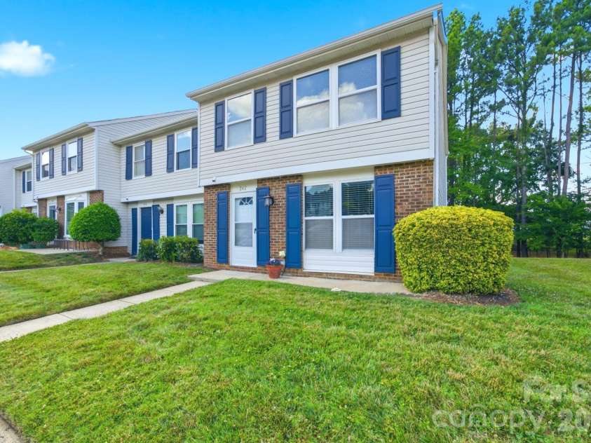 242 Water Oak Drive, Pineville, NC 28134.  MLS# CAR4394737, YatesRealty ID 31362. End unit