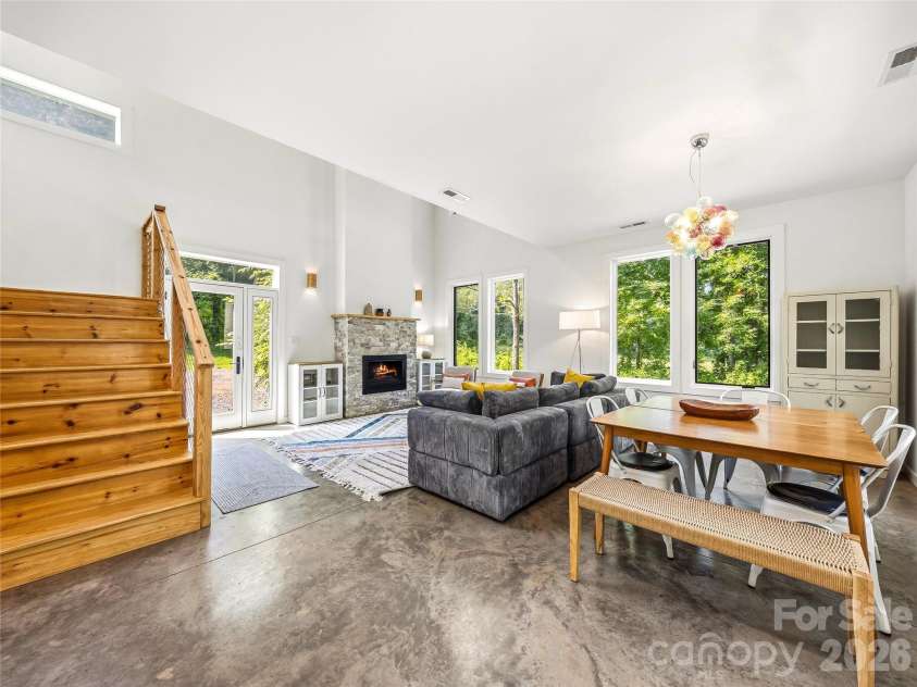 252 & 254 Shope Creek Road, Asheville, NC 28805.  MLS# CAR4391112, YatesRealty ID 31364. 252 Living Room