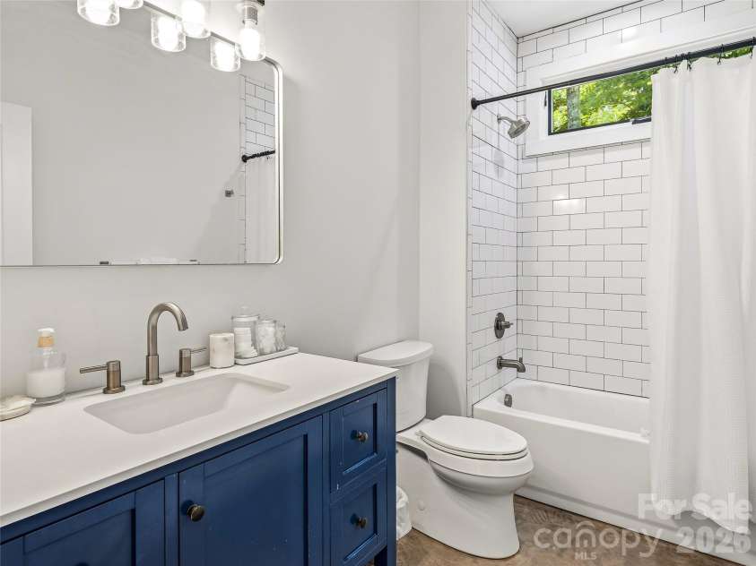 252 & 254 Shope Creek Road, Asheville, NC 28805.  MLS# CAR4391112, YatesRealty ID 31364. 252 Primary Bathroom