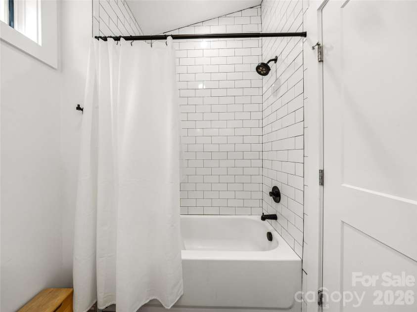 252 & 254 Shope Creek Road, Asheville, NC 28805.  MLS# CAR4391112, YatesRealty ID 31364. 254 Bathroom