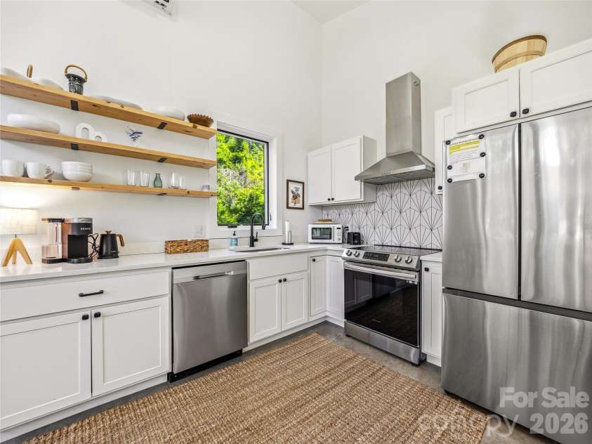252 & 254 Shope Creek Road, Asheville, NC 28805.  MLS# CAR4391112, YatesRealty ID 31364. 254 Kitchen