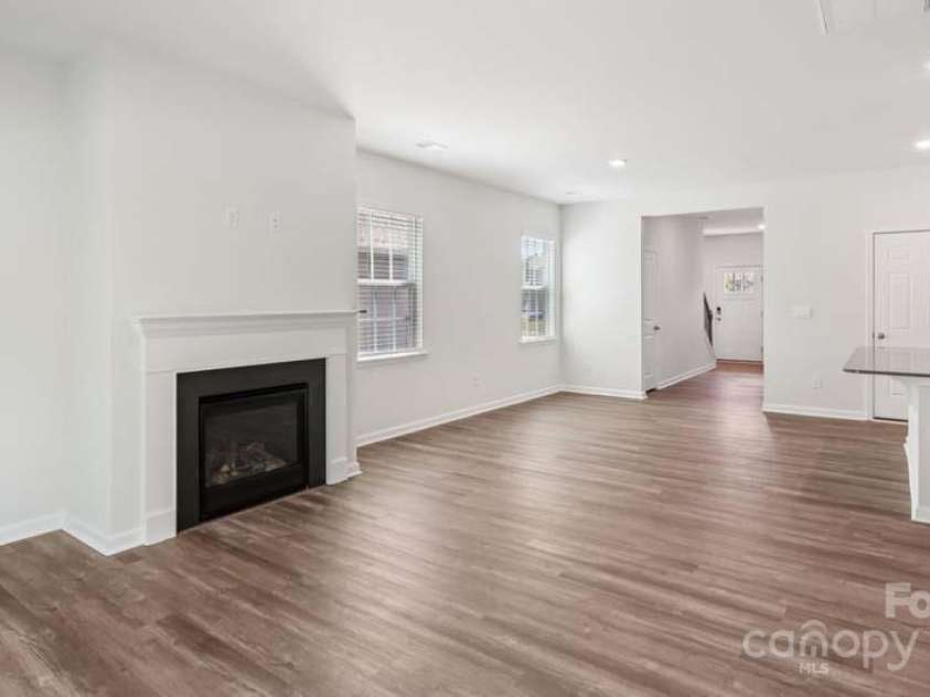 231 Giant Oak Avenue, Statesville, NC 28677.  MLS# CAR4254227, YatesRealty ID 31365. 