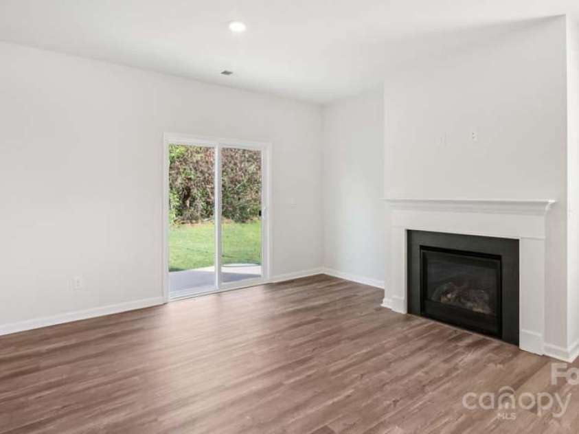 231 Giant Oak Avenue, Statesville, NC 28677.  MLS# CAR4254227, YatesRealty ID 31365. 