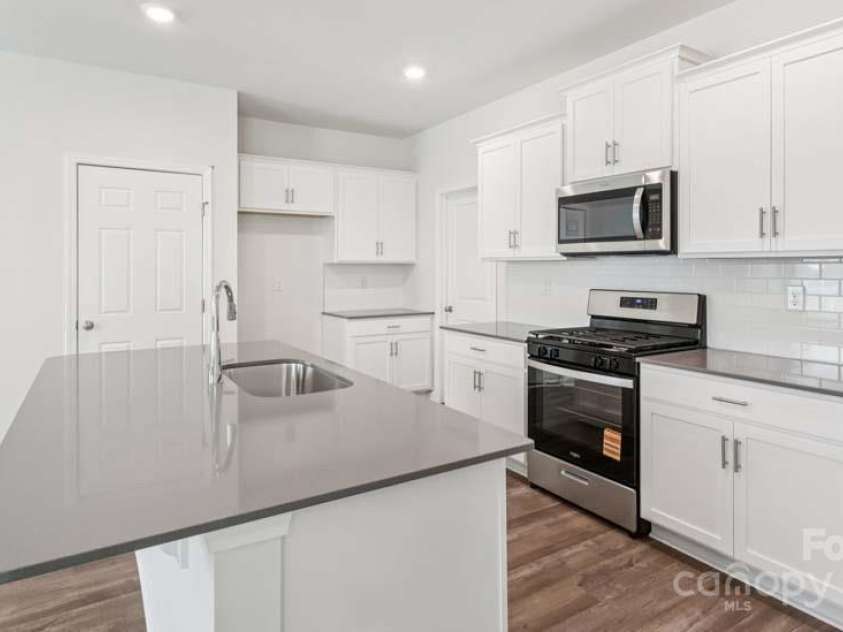 231 Giant Oak Avenue, Statesville, NC 28677.  MLS# CAR4254227, YatesRealty ID 31365. 