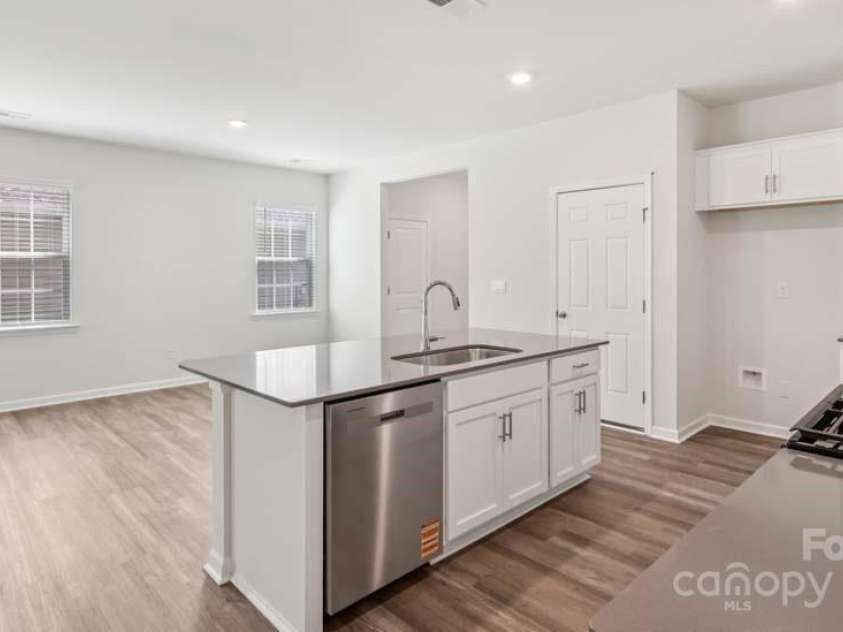 231 Giant Oak Avenue, Statesville, NC 28677.  MLS# CAR4254227, YatesRealty ID 31365. 