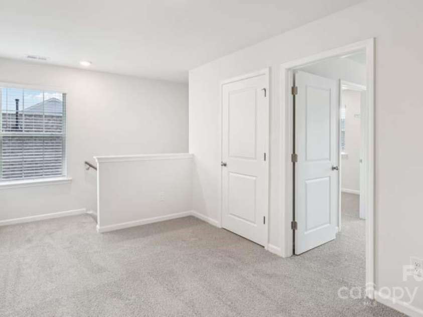 231 Giant Oak Avenue, Statesville, NC 28677.  MLS# CAR4254227, YatesRealty ID 31365. 