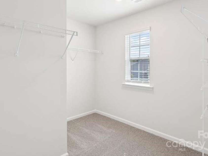 231 Giant Oak Avenue, Statesville, NC 28677.  MLS# CAR4254227, YatesRealty ID 31365. 