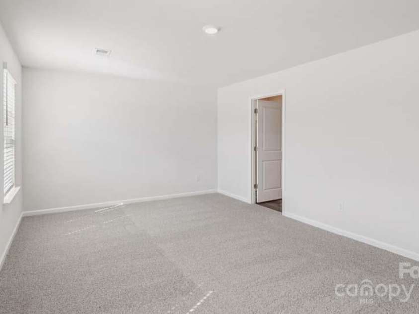 231 Giant Oak Avenue, Statesville, NC 28677.  MLS# CAR4254227, YatesRealty ID 31365. 