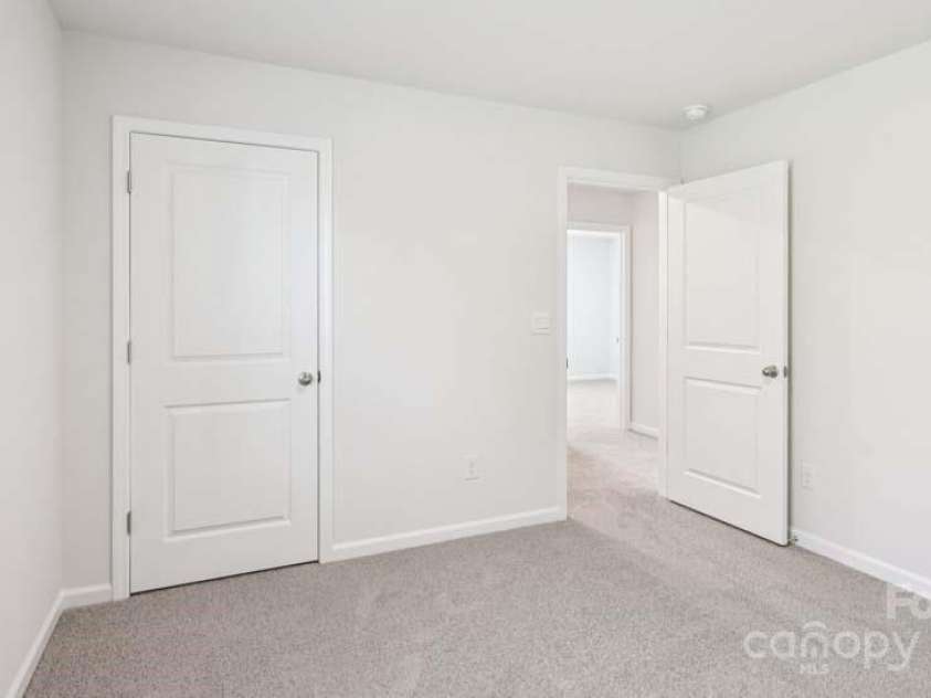 231 Giant Oak Avenue, Statesville, NC 28677.  MLS# CAR4254227, YatesRealty ID 31365. 