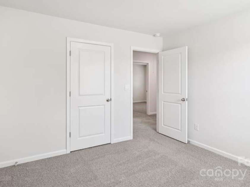 231 Giant Oak Avenue, Statesville, NC 28677.  MLS# CAR4254227, YatesRealty ID 31365. 