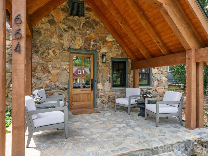 664 Lakeshore Drive, Asheville, NC 28804.  MLS# CAR4393430, YatesRealty ID 31365. 