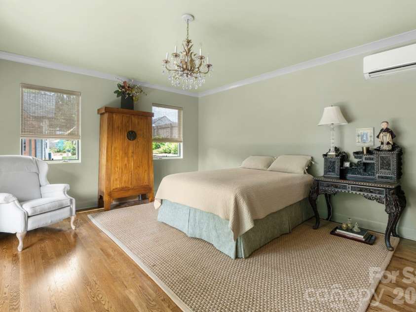 664 Lakeshore Drive, Asheville, NC 28804.  MLS# CAR4393430, YatesRealty ID 31365. 