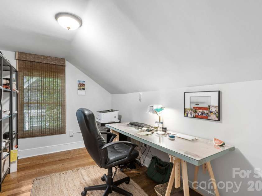 664 Lakeshore Drive, Asheville, NC 28804.  MLS# CAR4393430, YatesRealty ID 31365. 
