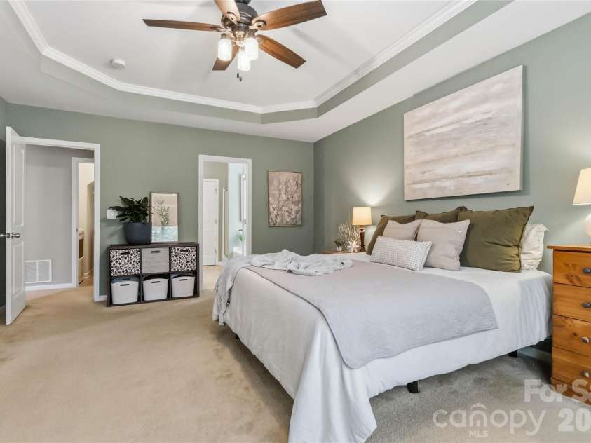 4007 Cloud View Lane, Indian Trail, NC 28079.  MLS# CAR4394294, YatesRealty ID 31366. Extra large primary bedroom