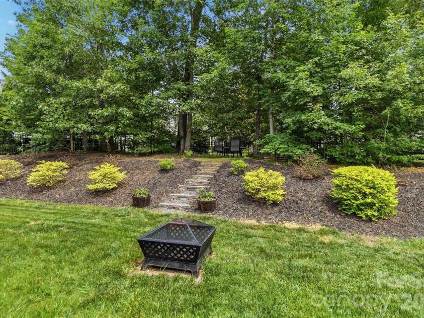 4007 Cloud View Lane, Indian Trail, NC 28079.  MLS# CAR4394294, YatesRealty ID 31366. Gorgeous berm creates low maintenance landscaping and offers two flat spaces