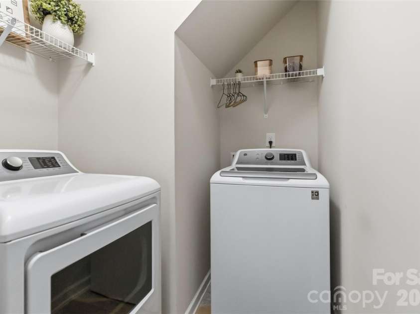 4007 Cloud View Lane, Indian Trail, NC 28079.  MLS# CAR4394294, YatesRealty ID 31366. Main floor laundry