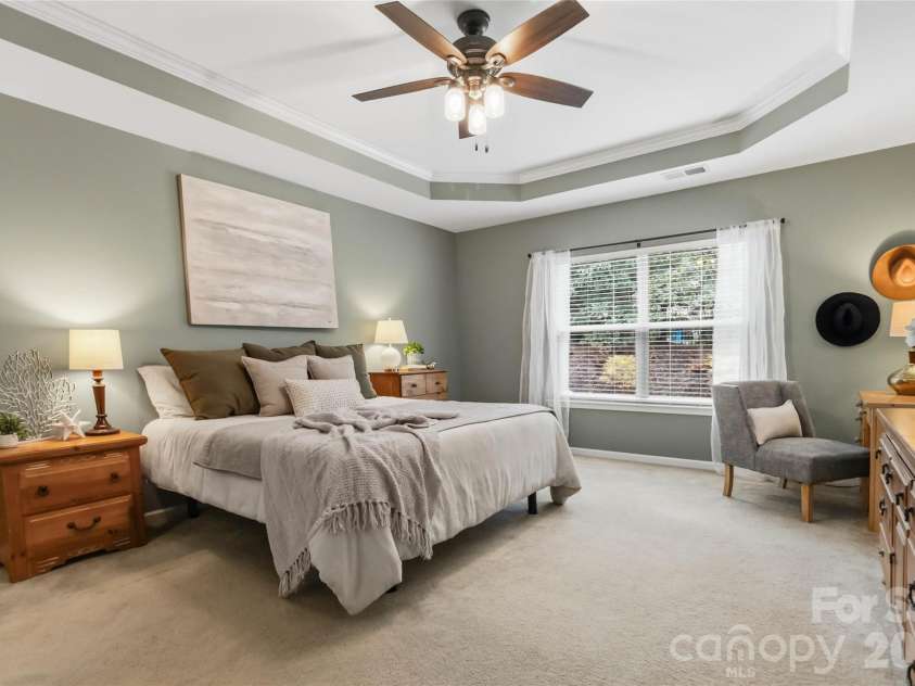 4007 Cloud View Lane, Indian Trail, NC 28079.  MLS# CAR4394294, YatesRealty ID 31366. Main floor primary suite