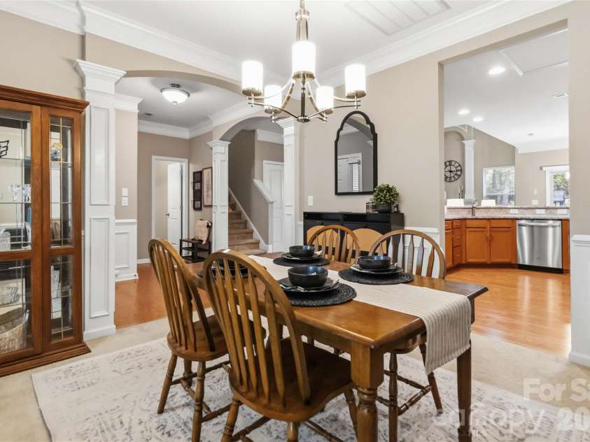 4007 Cloud View Lane, Indian Trail, NC 28079.  MLS# CAR4394294, YatesRealty ID 31366. Opens to entryway and kitchen