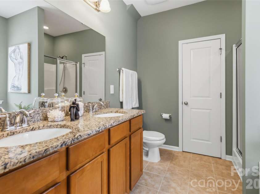 4007 Cloud View Lane, Indian Trail, NC 28079.  MLS# CAR4394294, YatesRealty ID 31366. Primary bathroom with double sink vanity
