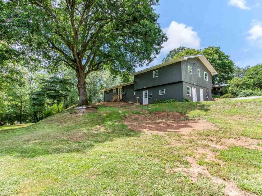 76 Trent Road, Brevard, NC 28712.  MLS# CAR4275509, YatesRealty ID 31366. 