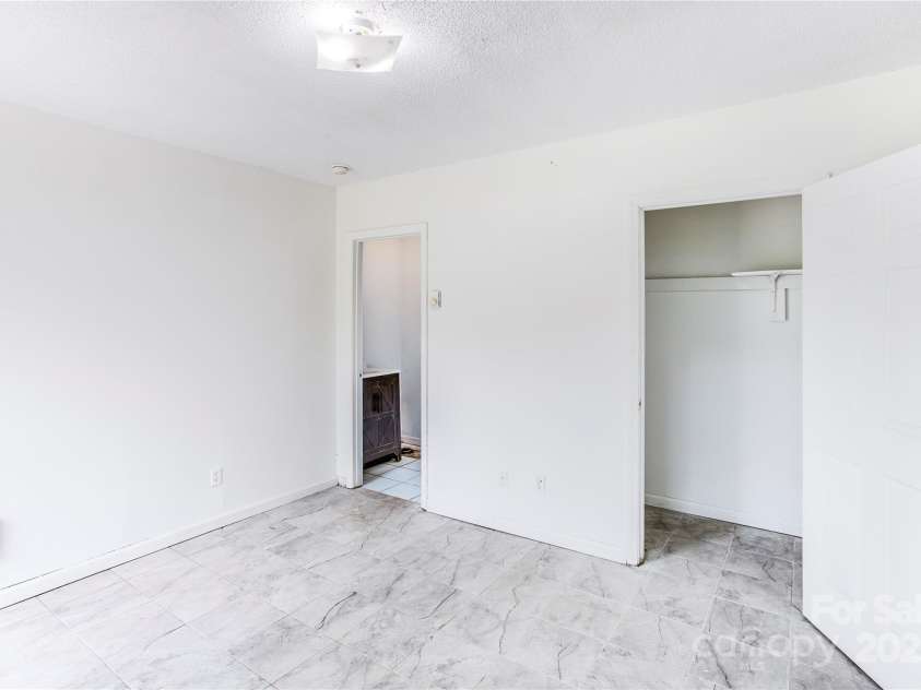 76 Trent Road, Brevard, NC 28712.  MLS# CAR4275509, YatesRealty ID 31366. Second downstairs room