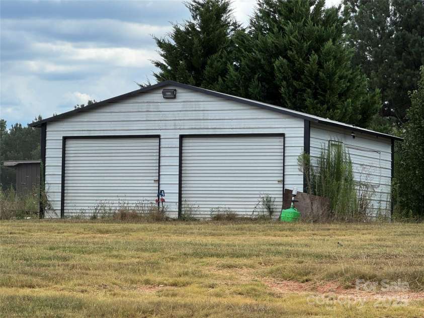 2743 Mccraw Road, Mooresboro, NC 28114.  MLS# CAR4284758, YatesRealty ID 31367. 