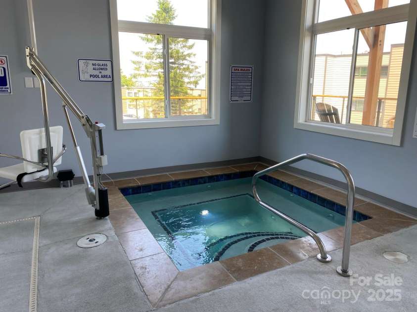 105 Sugar Ski Drive, Banner Elk, NC 28604.  MLS# CAR4288591, YatesRealty ID 31369. 