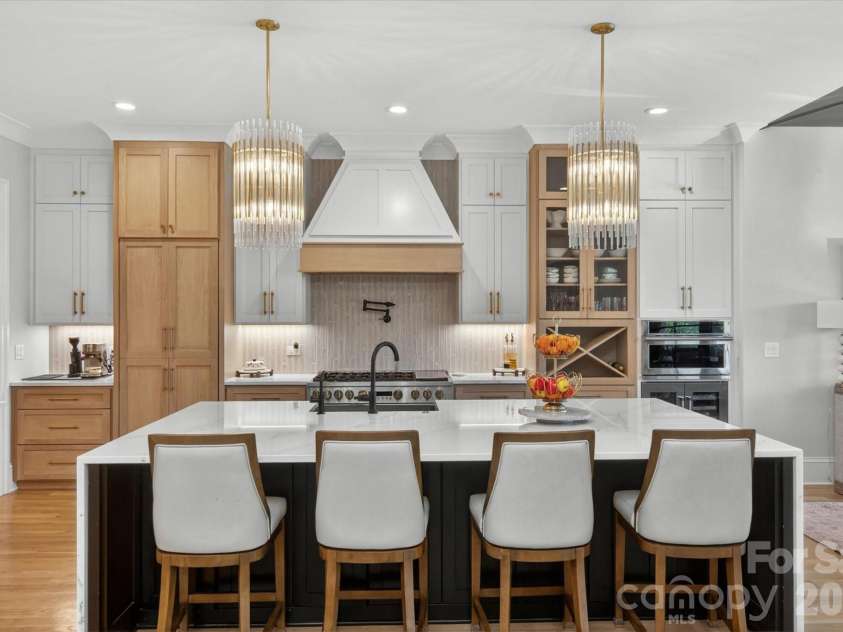 301 Skyecroft Way, Waxhaw, NC 28173.  MLS# CAR4392672, YatesRealty ID 31369. 