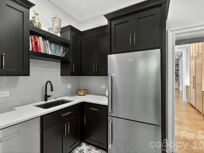 301 Skyecroft Way, Waxhaw, NC 28173.  MLS# CAR4392672, YatesRealty ID 31369. 