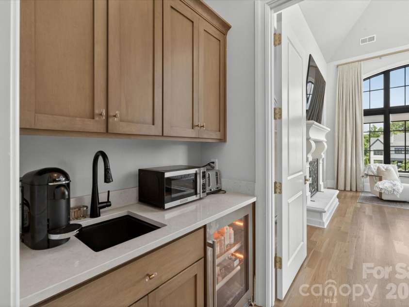 301 Skyecroft Way, Waxhaw, NC 28173.  MLS# CAR4392672, YatesRealty ID 31369. 