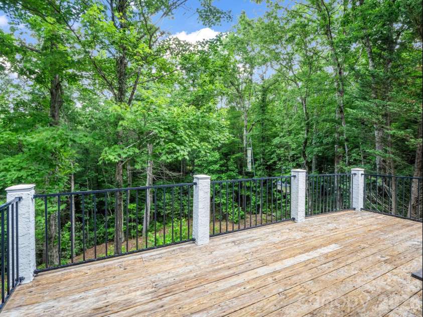 45 Brown Bear Ridge Trail, Zirconia, NC 28790.  MLS# CAR4405403, YatesRealty ID 3137. 