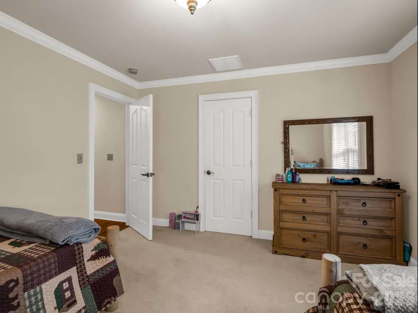 45 Brown Bear Ridge Trail, Zirconia, NC 28790.  MLS# CAR4405403, YatesRealty ID 3137. 