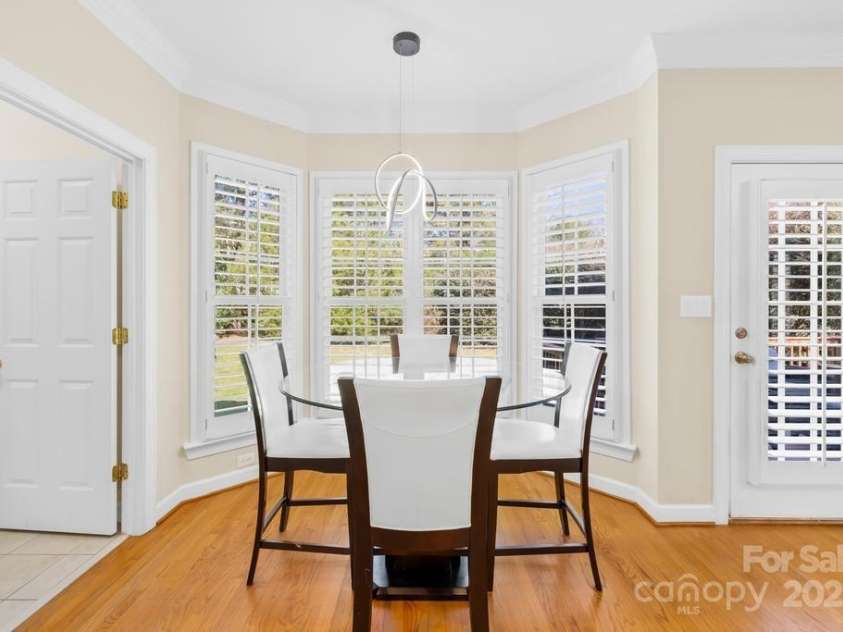 9433 Gilpatrick Lane, Huntersville, NC 28078.  MLS# CAR4231980, YatesRealty ID 3137. Breakfast niche off kitchen