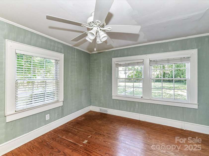 1119 Lomax Avenue, Charlotte, NC 28211.  MLS# CAR4286732, YatesRealty ID 31370. Bedroom 1!