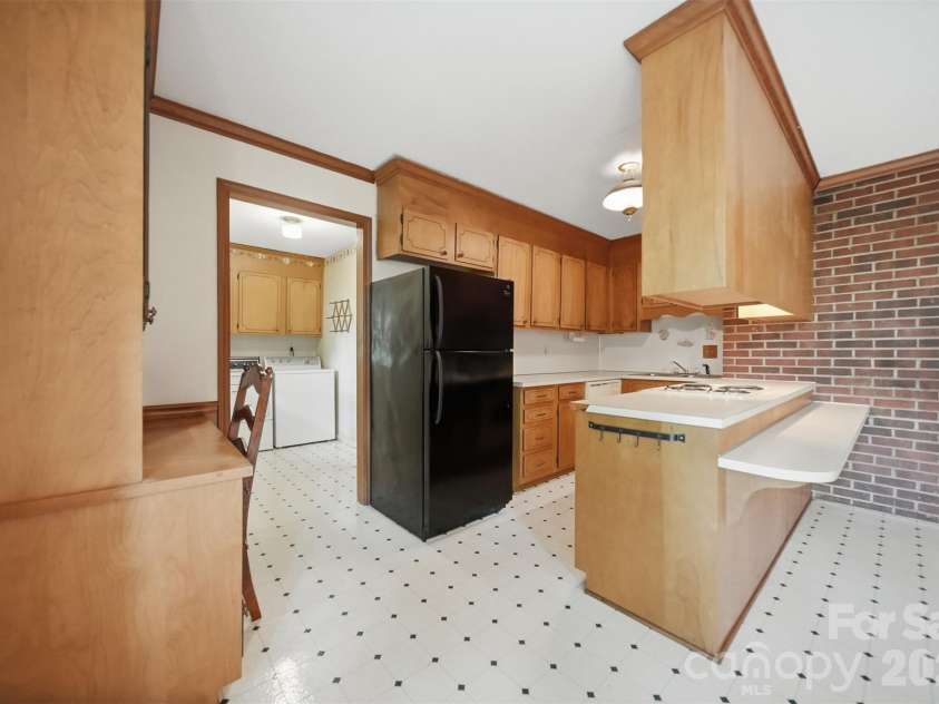 3315 23rd Street, Hickory, NC 28601.  MLS# CAR4394683, YatesRealty ID 31370. 