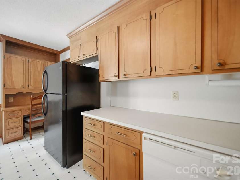 3315 23rd Street, Hickory, NC 28601.  MLS# CAR4394683, YatesRealty ID 31370. 
