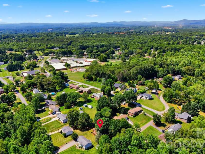 3315 23rd Street, Hickory, NC 28601.  MLS# CAR4394683, YatesRealty ID 31370. 
